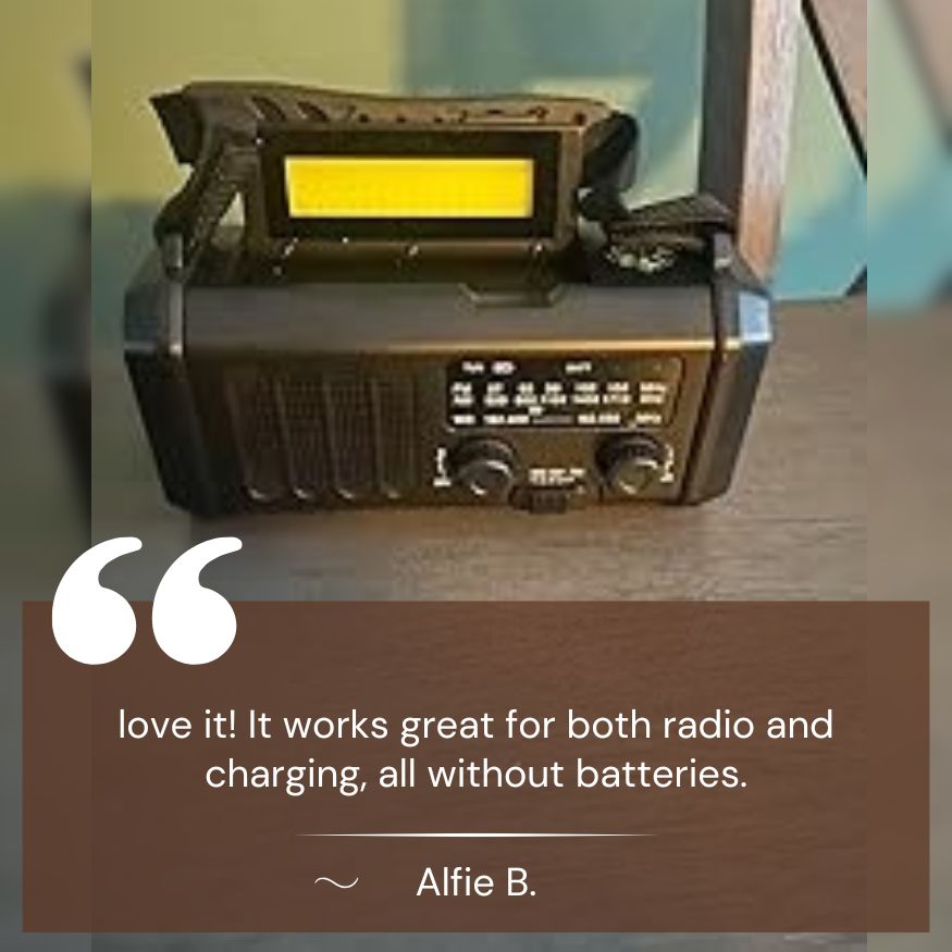 10,000mAh Emergency Radio – Solar, Hand Crank & Power Bank in One